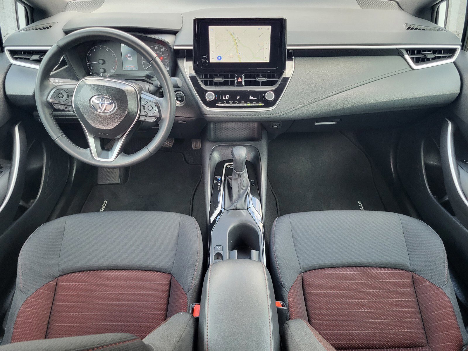 Used 2025 Toyota Corolla SE image 13