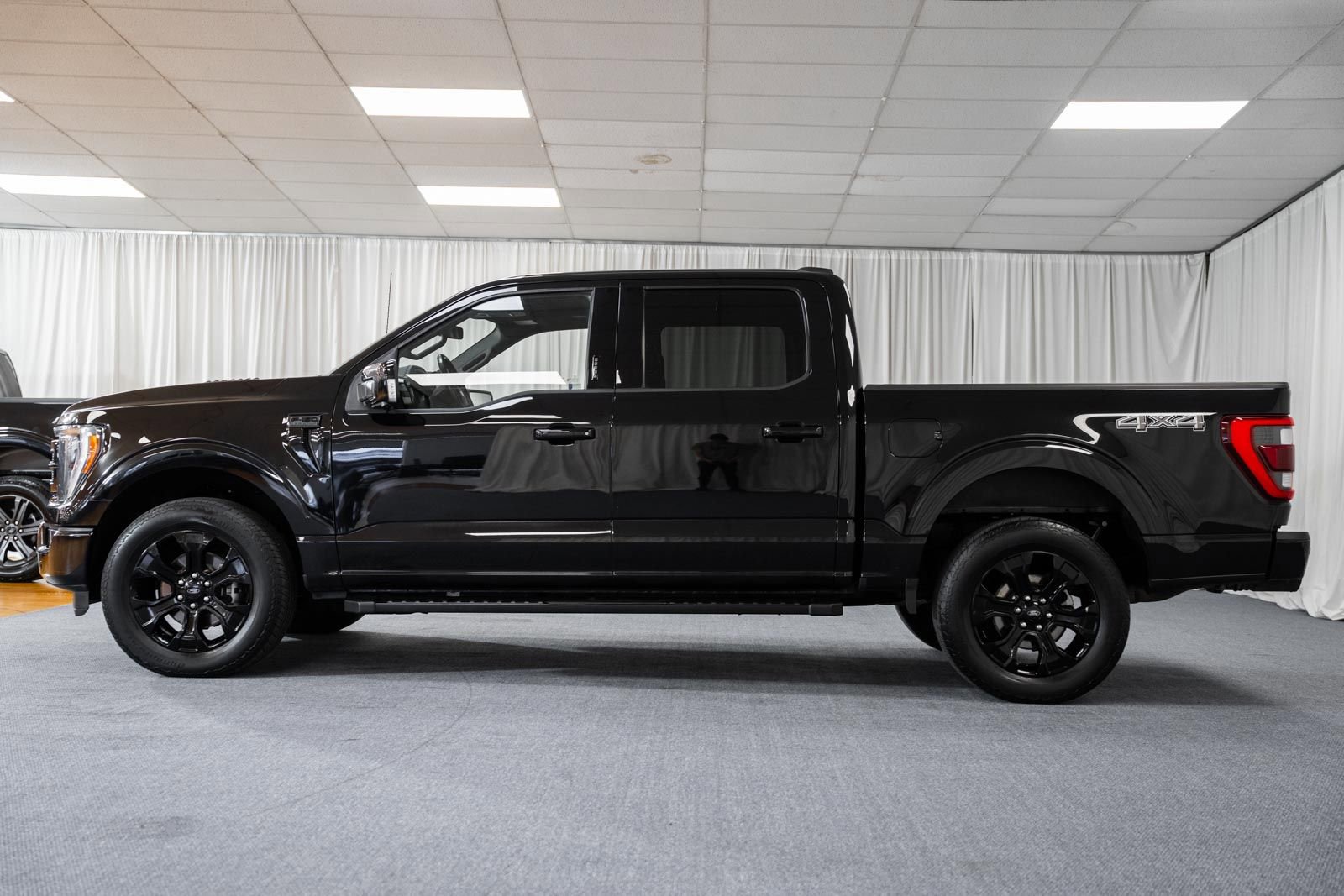 Certified 2022 Ford F150 Lariat w/ Equipment Group 502A High image 5