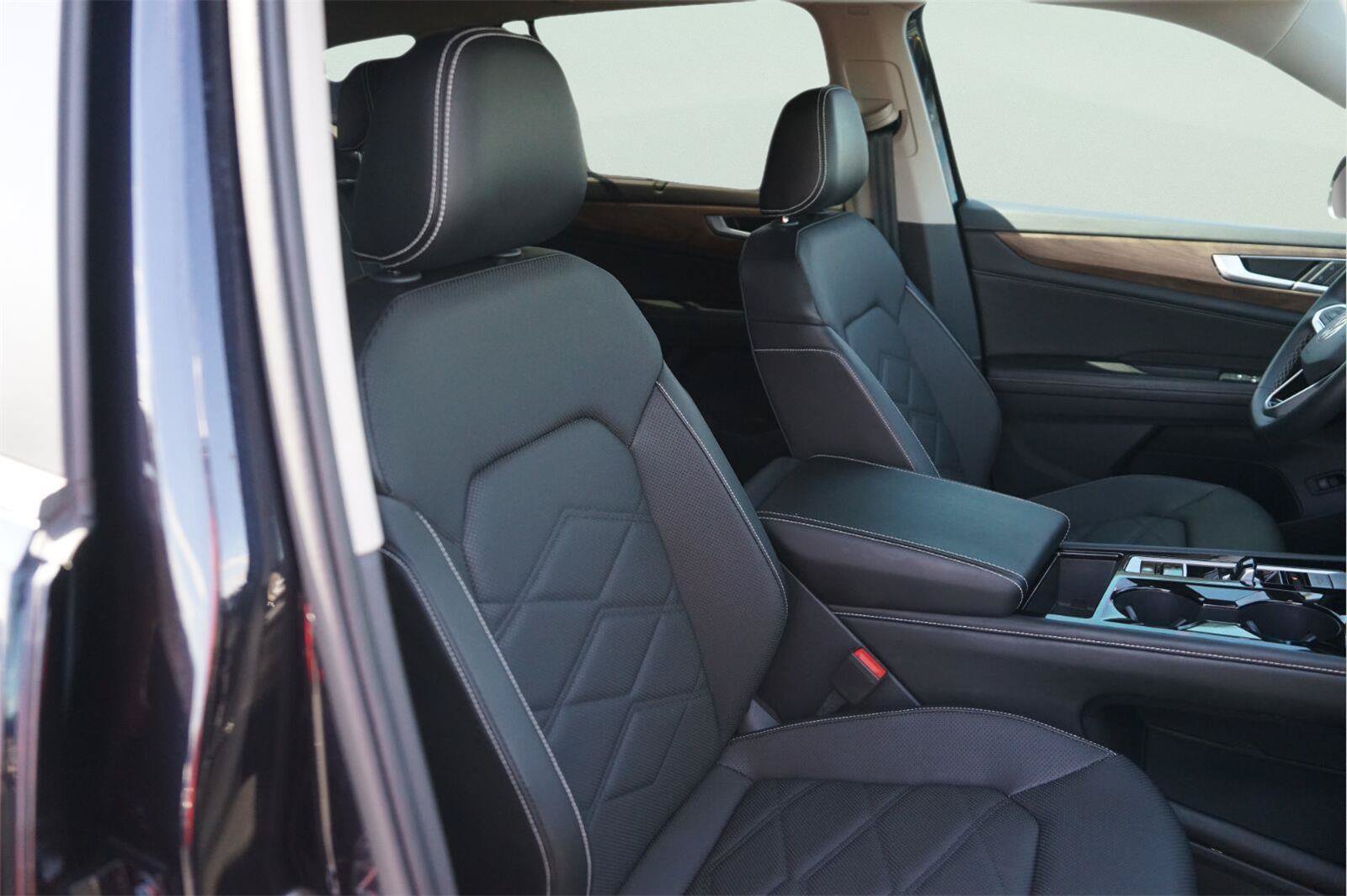 Used 2024 Volkswagen Atlas SE FWD image 19