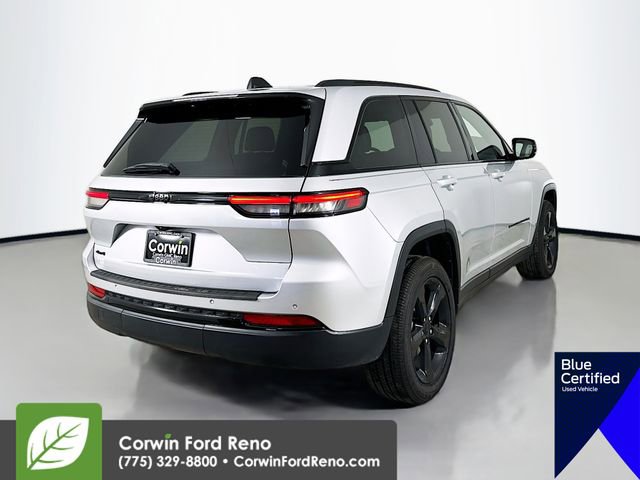 Used 2024 Jeep Grand Cherokee Altitude image 10