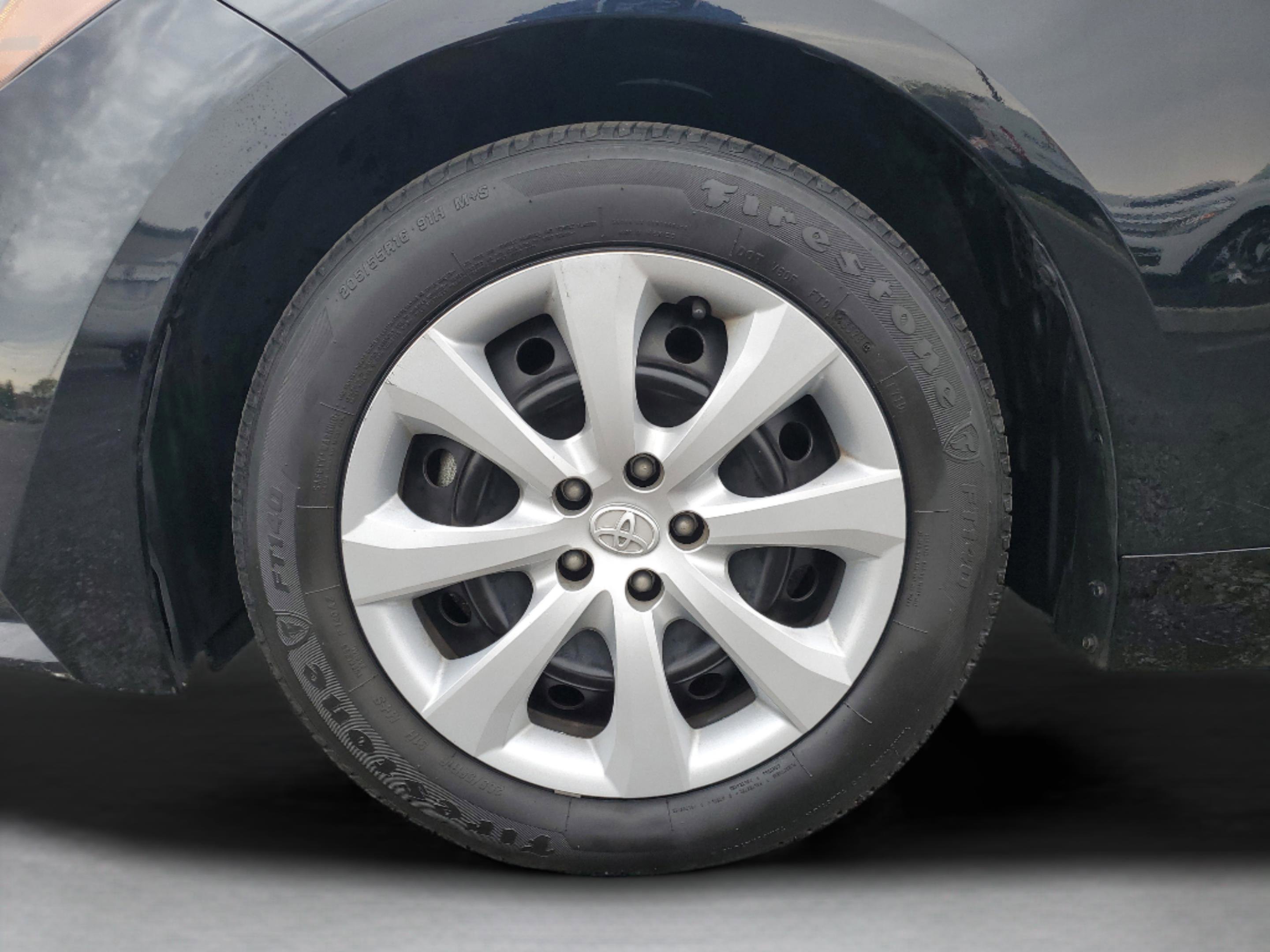 Used 2024 Toyota Corolla LE FWD image 27