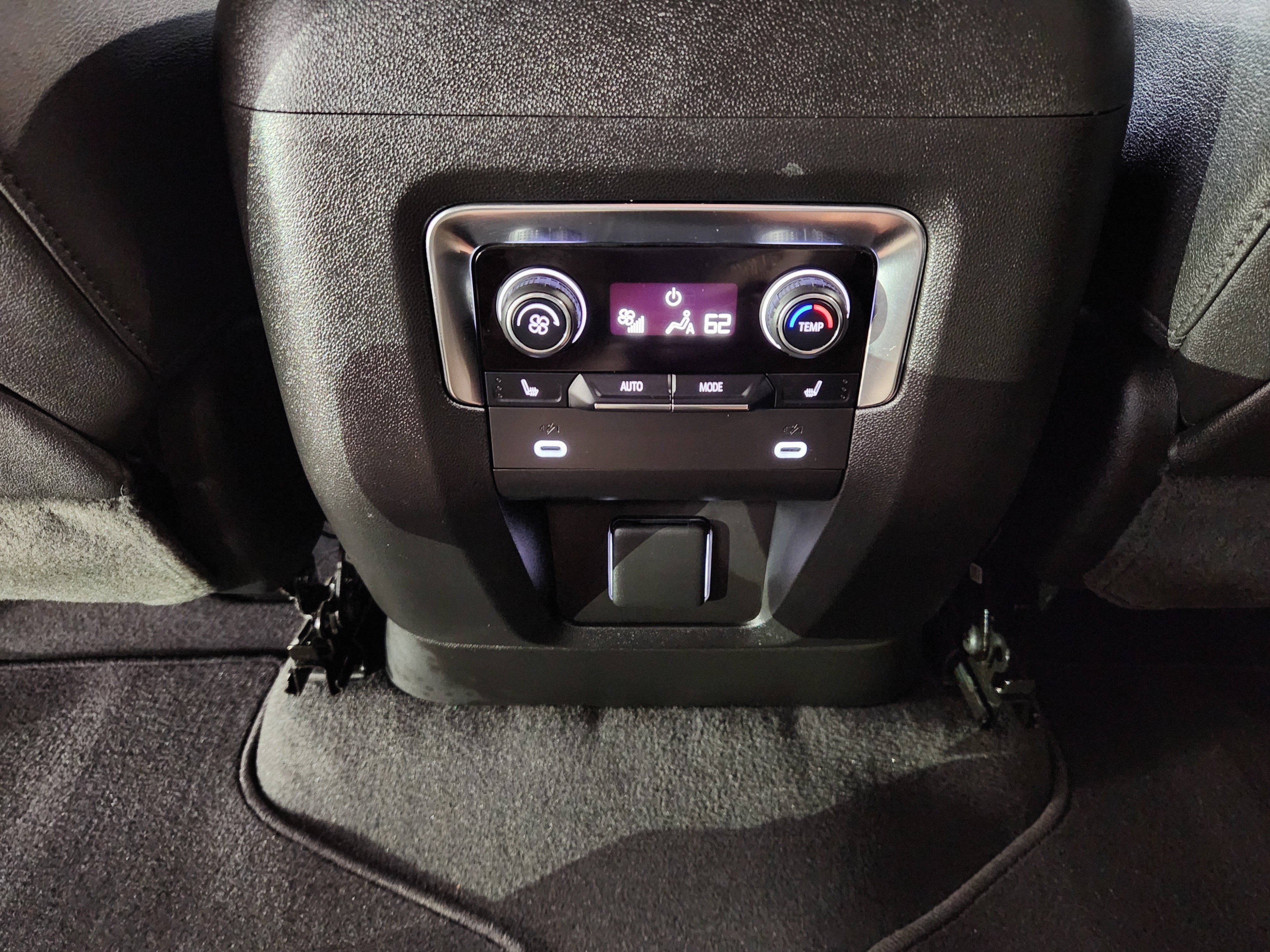 Used 2024 Chevrolet Suburban RST w/ Luxury Package AWD/4WD image 22