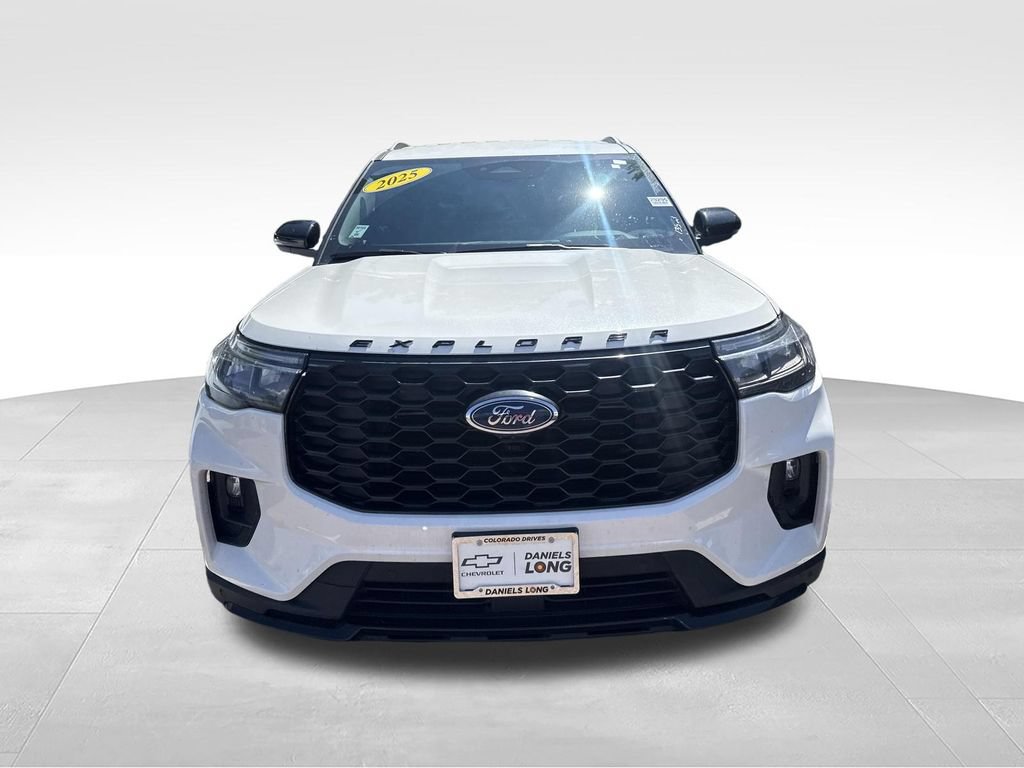 Certified 2025 Ford Explorer ST-Line w/ ST-Line Street Pack AWD/4WD image 4