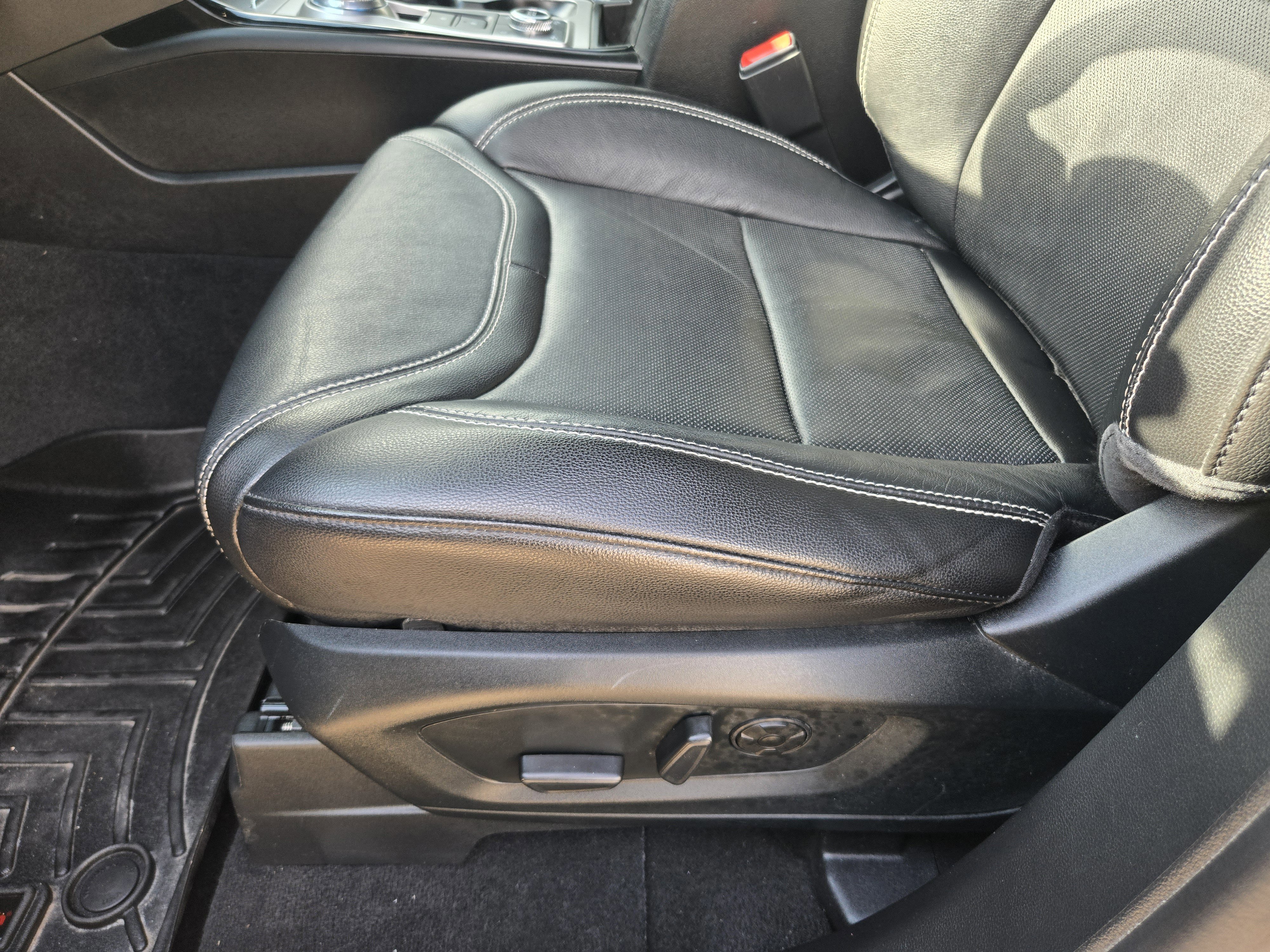 Certified 2021 Ford Explorer ST w/ Equipment Group 401A image 18