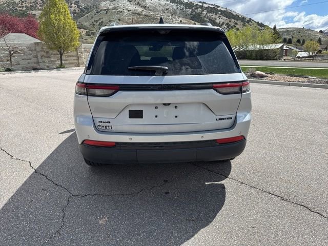 Used 2023 Jeep Grand Cherokee Limited w/ Luxury Tech Group II AWD/4WD image 7