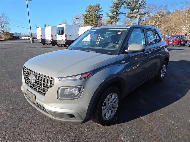 Used 2022 Hyundai Venue SE image 2