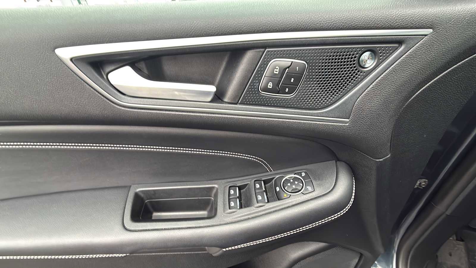 Certified 2024 Ford Edge Titanium image 17