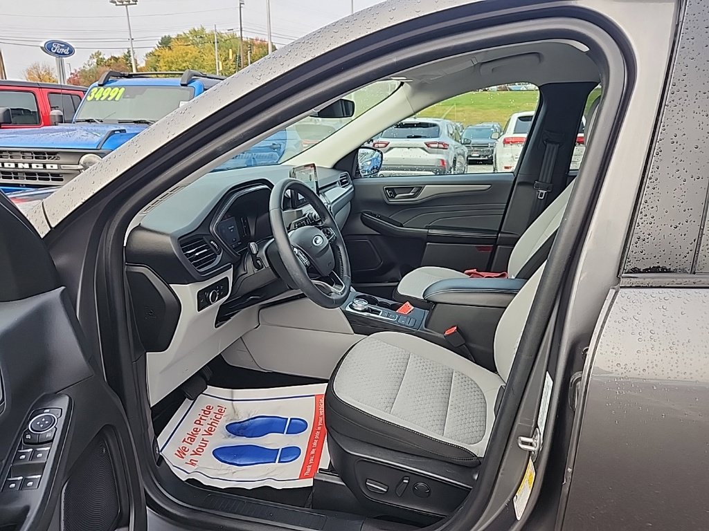 Certified 2023 Ford Escape Active AWD/4WD image 10