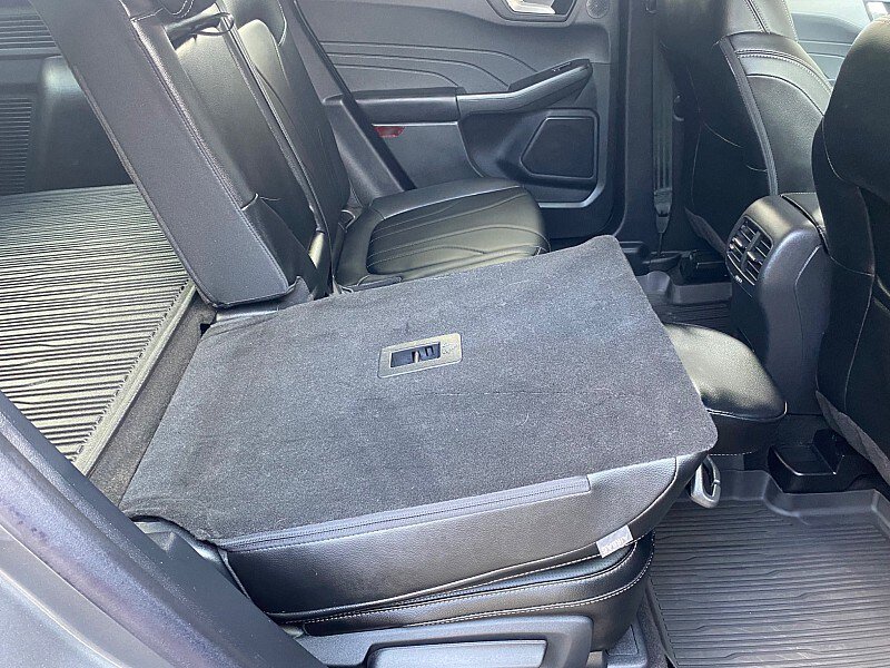 Certified 2025 Ford Escape Platinum w/ Premium Technology Package AWD/4WD image 41
