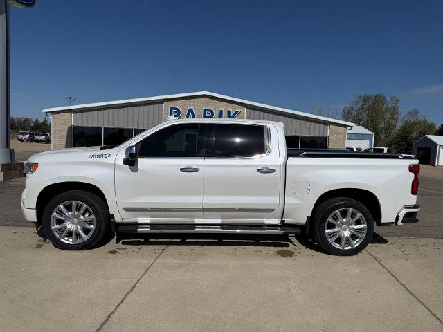 Used 2023 Chevrolet Silverado 1500 High Country w/ High Country Premium Package AWD/4WD image 3