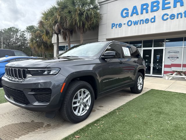 Used 2025 Jeep Grand Cherokee Laredo X w/ Luxury Tech Group I RWD image 9