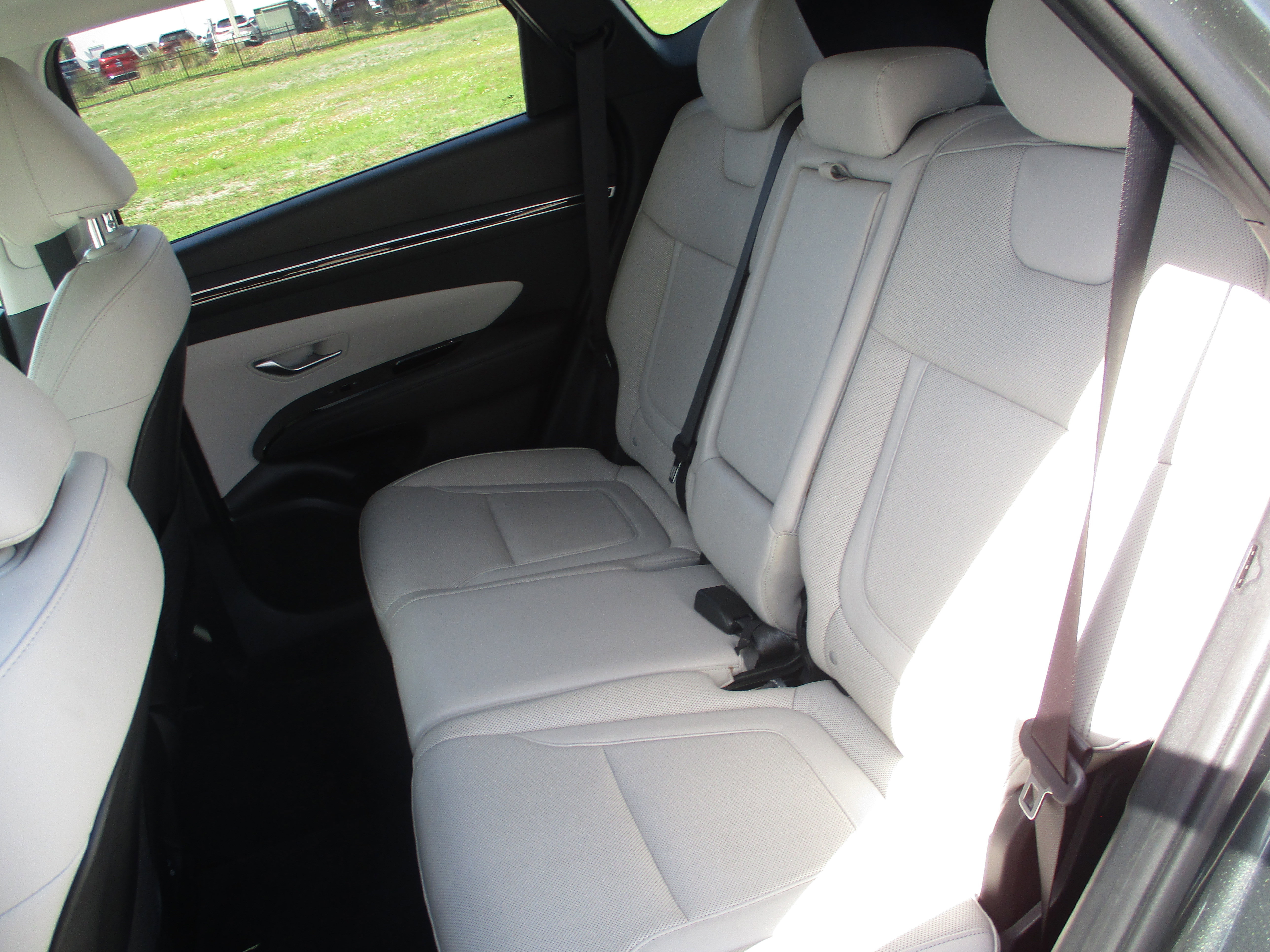 Used 2022 Hyundai Tucson Limited w/ Cargo Package FWD image 10