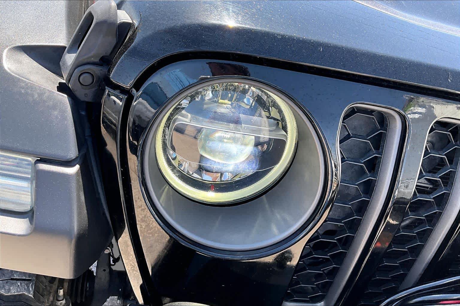 Used 2022 Jeep Gladiator Rubicon w/ LED Lighting Group AWD/4WD image 26