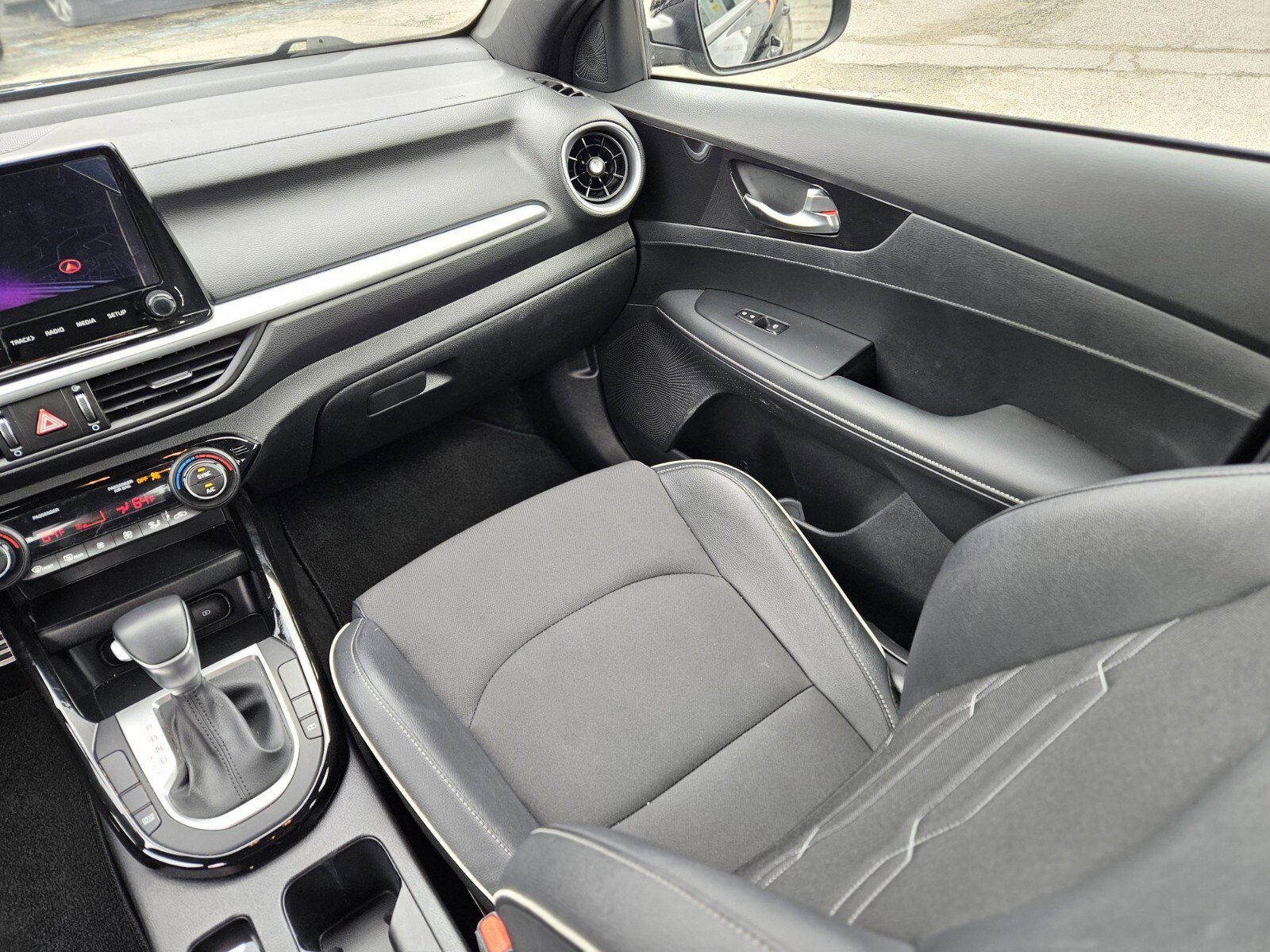 Used 2024 Kia Forte GT-Line image 16