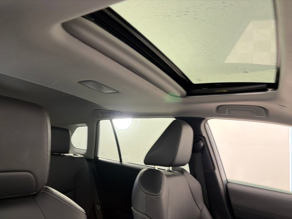 Used 2023 Toyota Corolla Cross XLE w/ Convenience Package AWD/4WD image 31