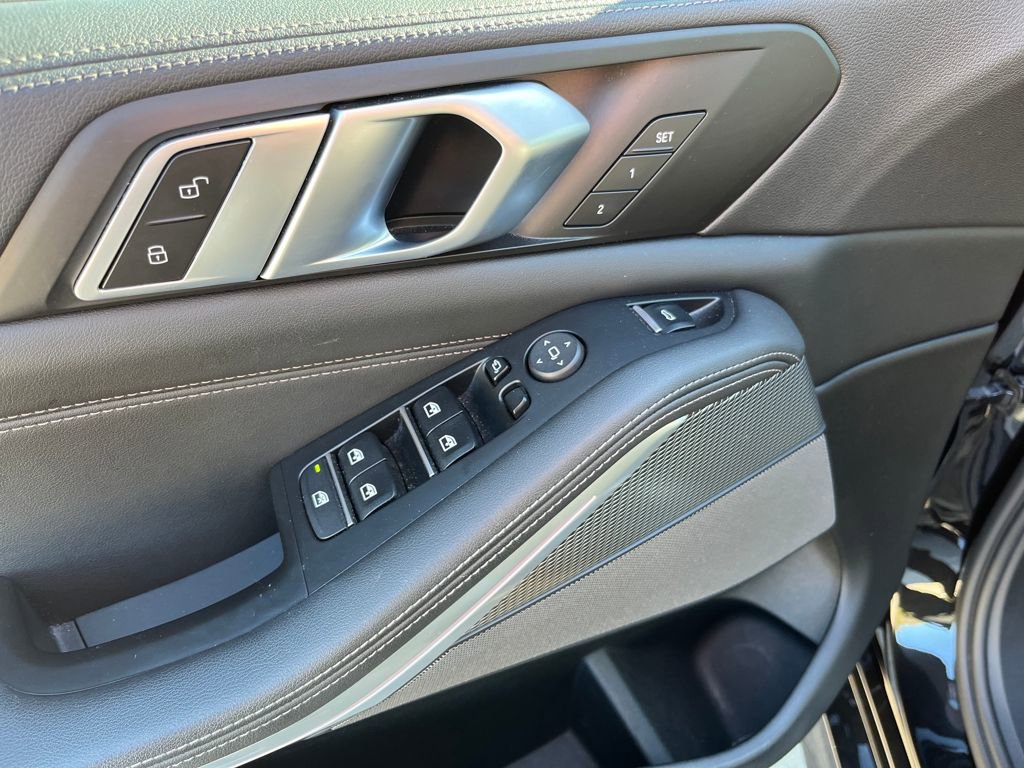 Used 2023 BMW X5 sDrive40i w/ M Sport Package image 17