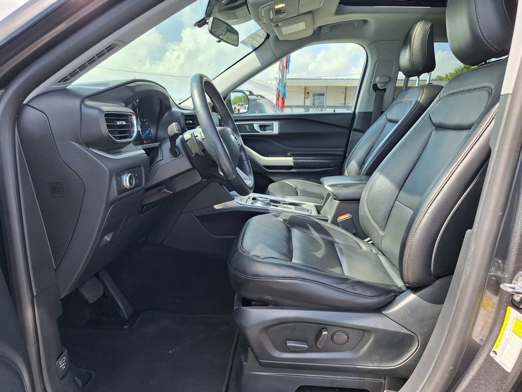 Certified 2020 Ford Explorer XLT w/ Equipment Group 202A RWD image 13