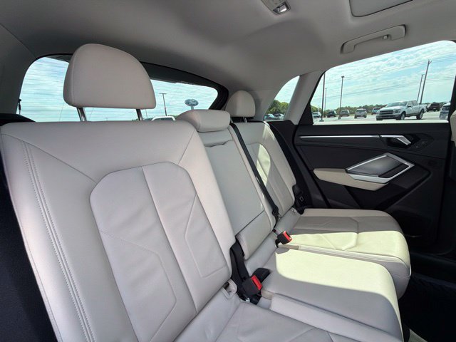 Used 2020 Audi Q3 2.0T Premium w/ Convenience Package AWD/4WD image 19
