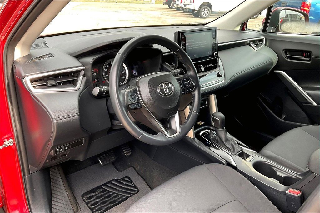 Used 2022 Toyota Corolla Cross LE image 14