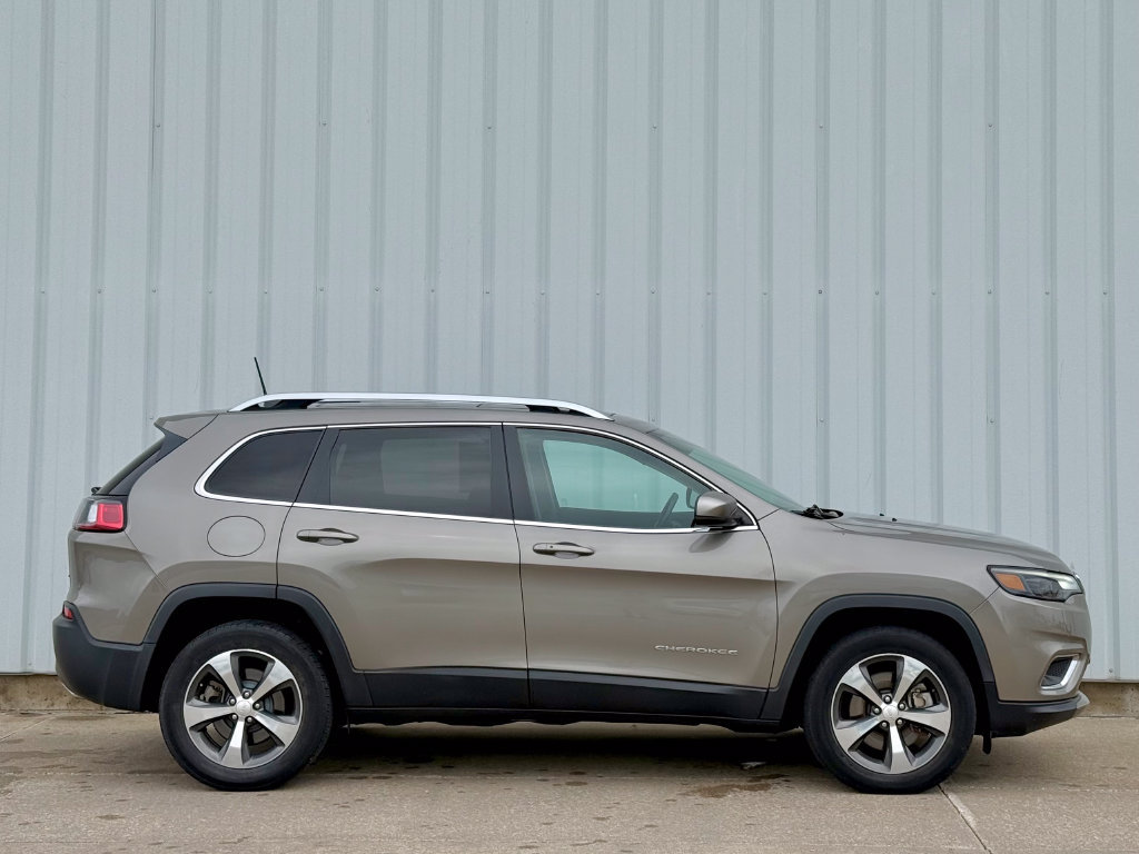 Used 2019 Jeep Cherokee Limited AWD/4WD image 7