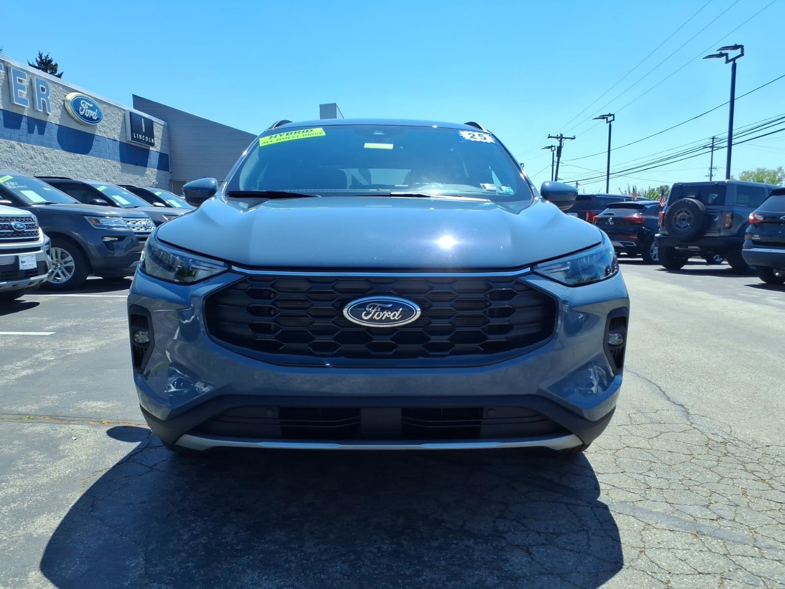 Certified 2025 Ford Escape ST-Line Select w/ Tech Pack #1 AWD/4WD image 9