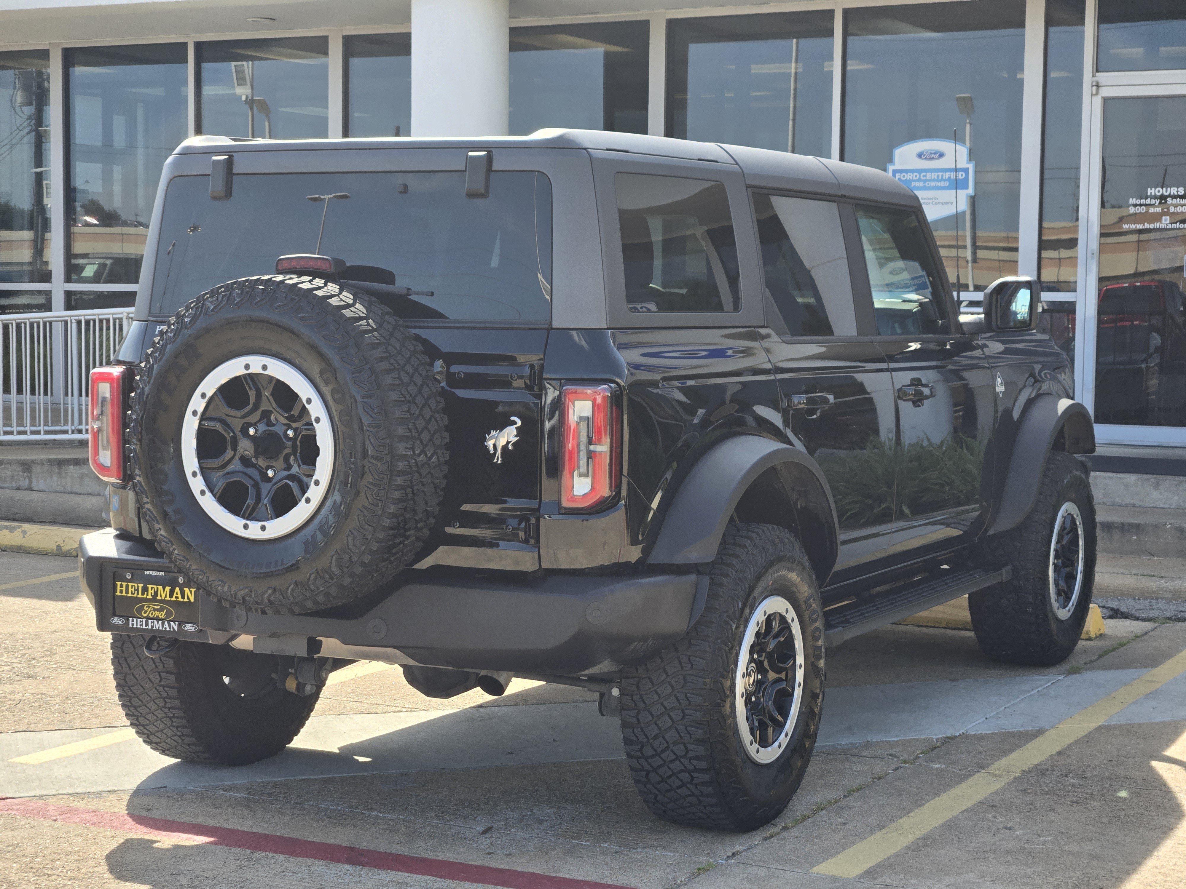 Certified 2024 Ford Bronco Outer Banks w/ Sasquatch Package AWD/4WD image 4