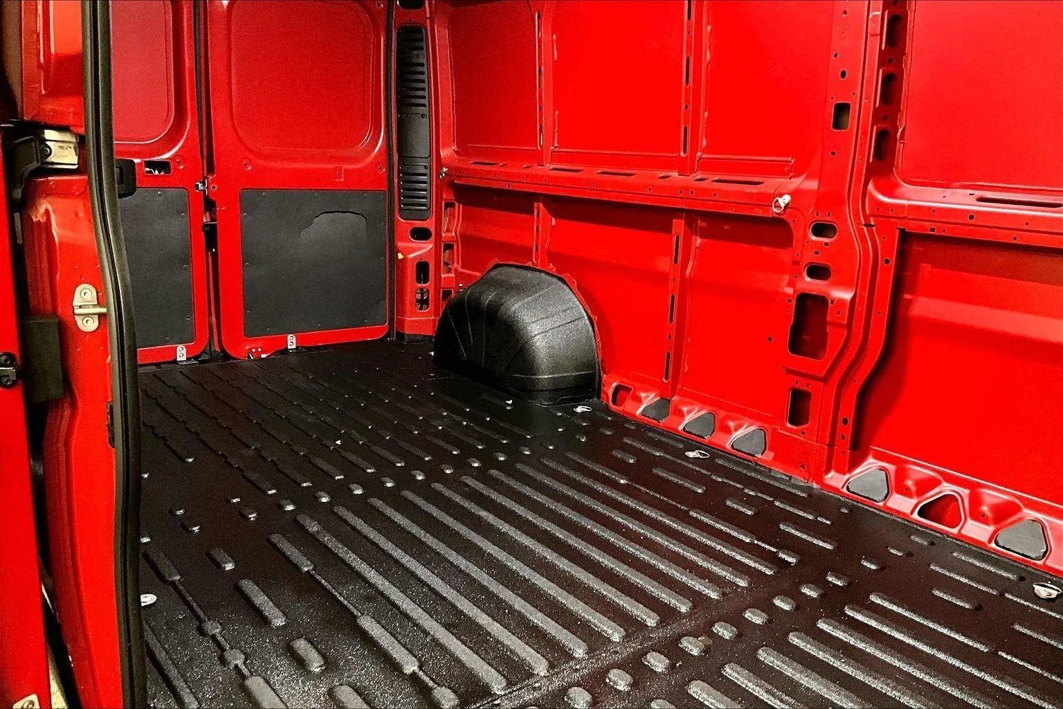 Used 2022 RAM ProMaster 2500 w/ Lane Management Group image 31