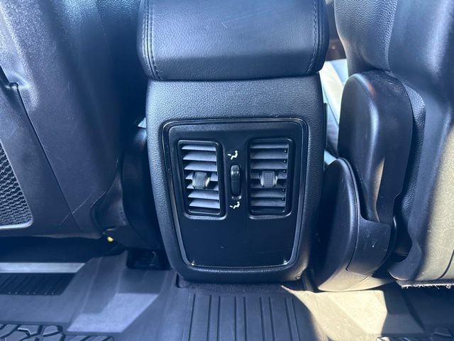 Used 2017 Jeep Grand Cherokee Laredo AWD/4WD image 13