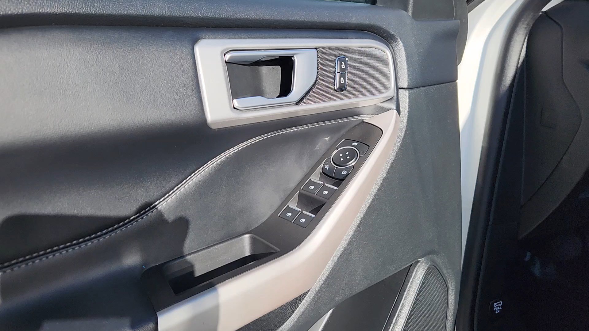 Certified 2023 Ford Explorer XLT w/ Equipment Group 202A image 20