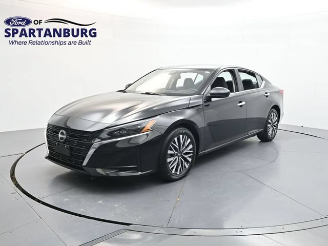 Used 2025 Nissan Altima 2.5 SV FWD image 3
