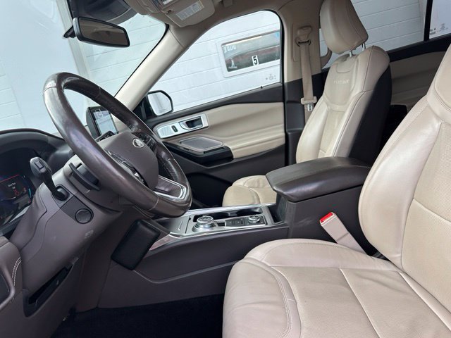 Certified 2020 Ford Explorer Platinum w/ Premium Technology Package AWD/4WD image 8