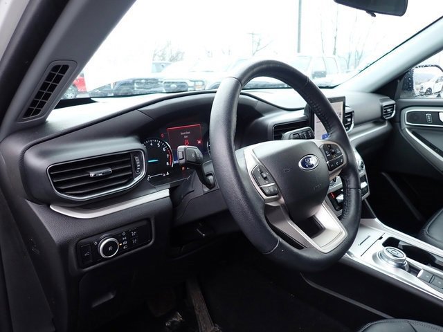 Certified 2023 Ford Explorer XLT w/ Equipment Group 202A image 15