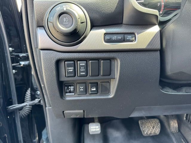 Used 2021 Nissan Titan PRO-4X w/ Pro-4x Convenience Package AWD/4WD image 26