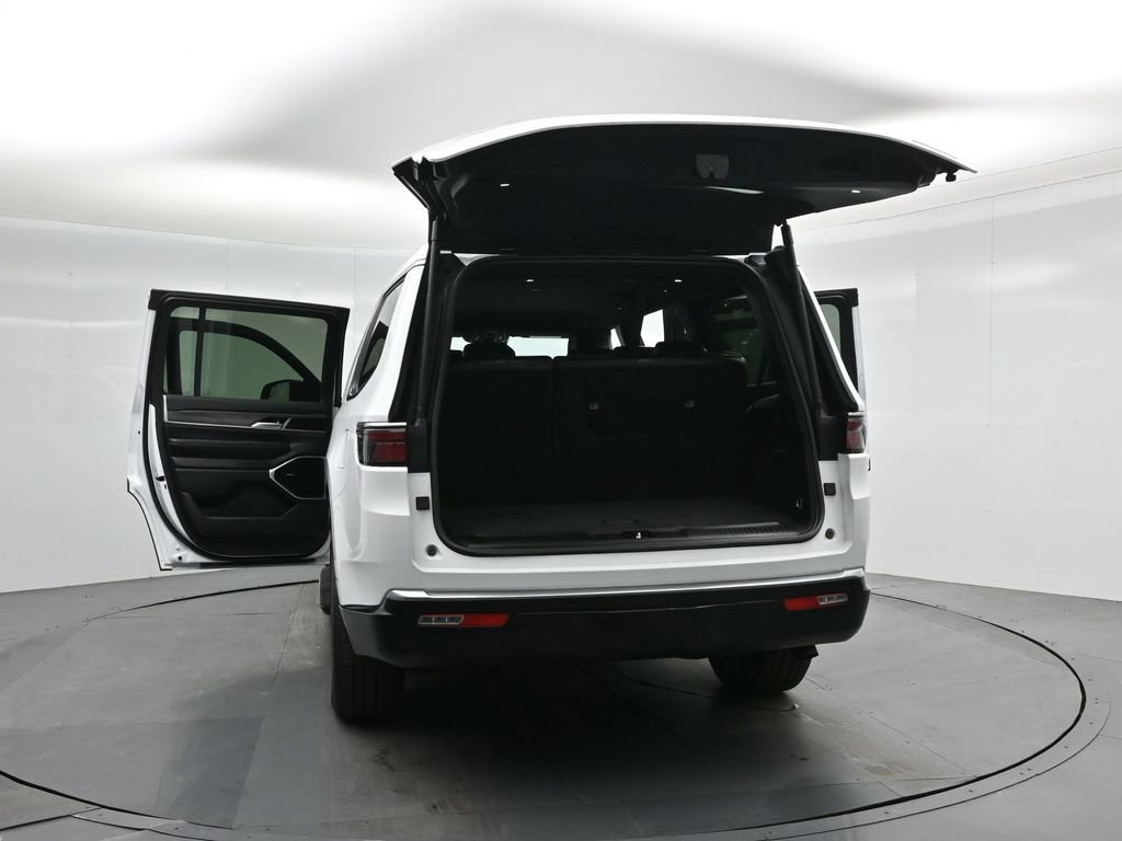 Used 2024 Jeep Wagoneer Series II w/ Flexible Seating Group image 38