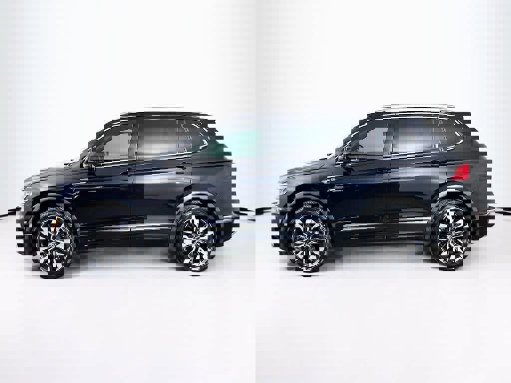 Used 2021 Volkswagen Tiguan SEL Premium R-Line w/ 3rd Row Seat Package image 2