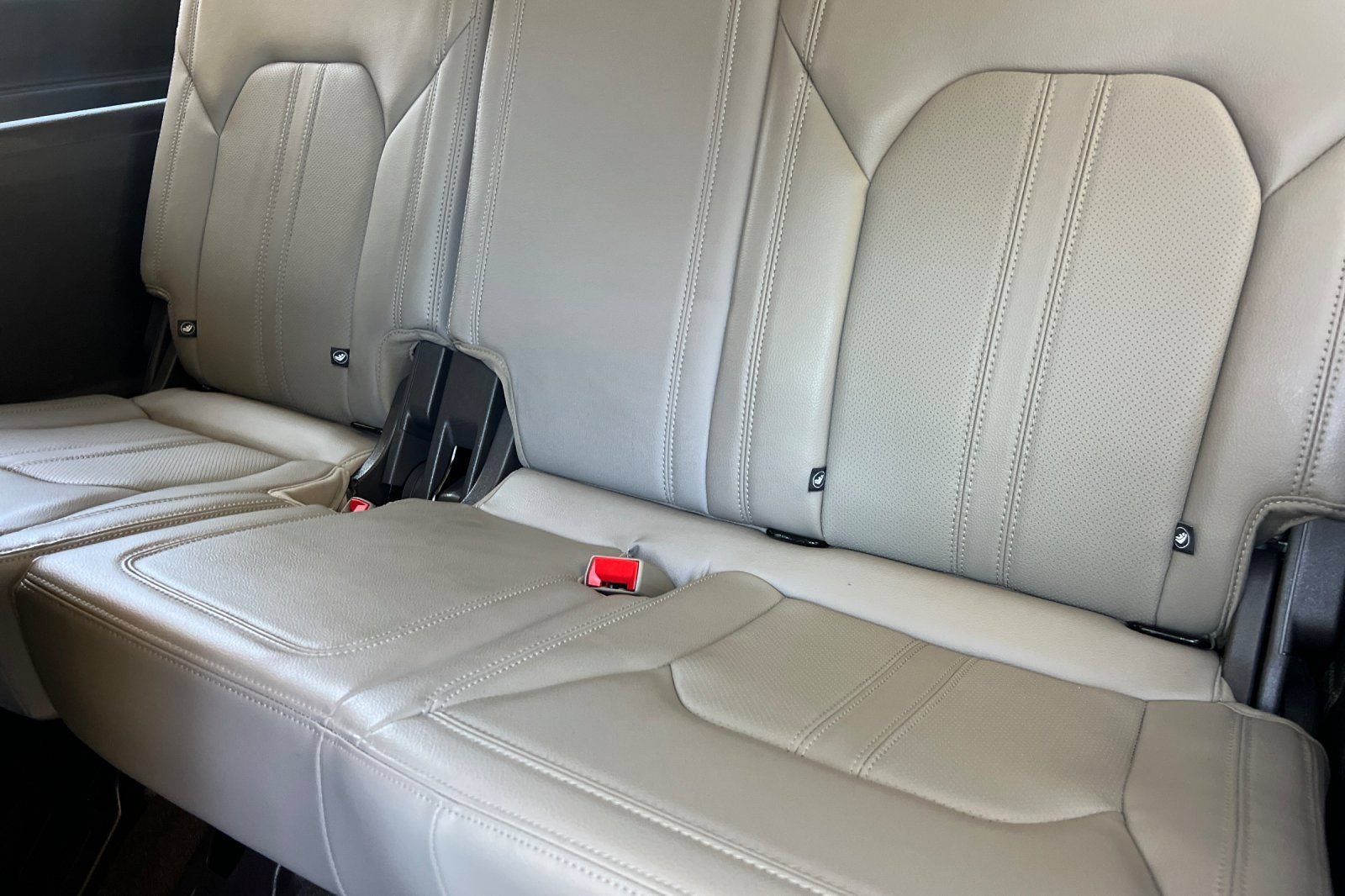 Certified 2019 Ford Expedition Limited w/ Equipment Group 302A AWD/4WD image 18