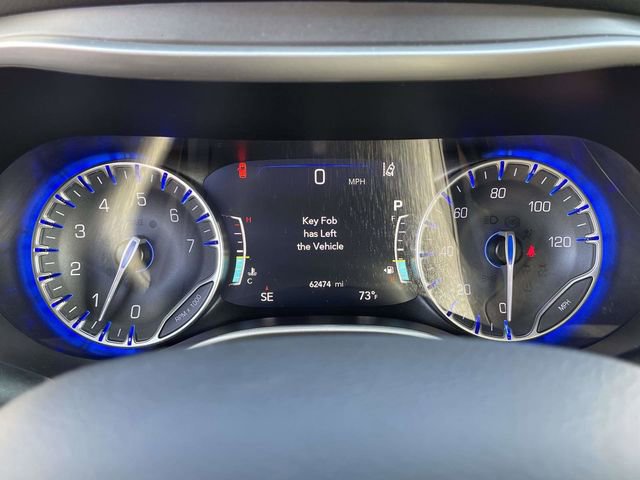Used 2024 Chrysler Pacifica Touring-L image 21