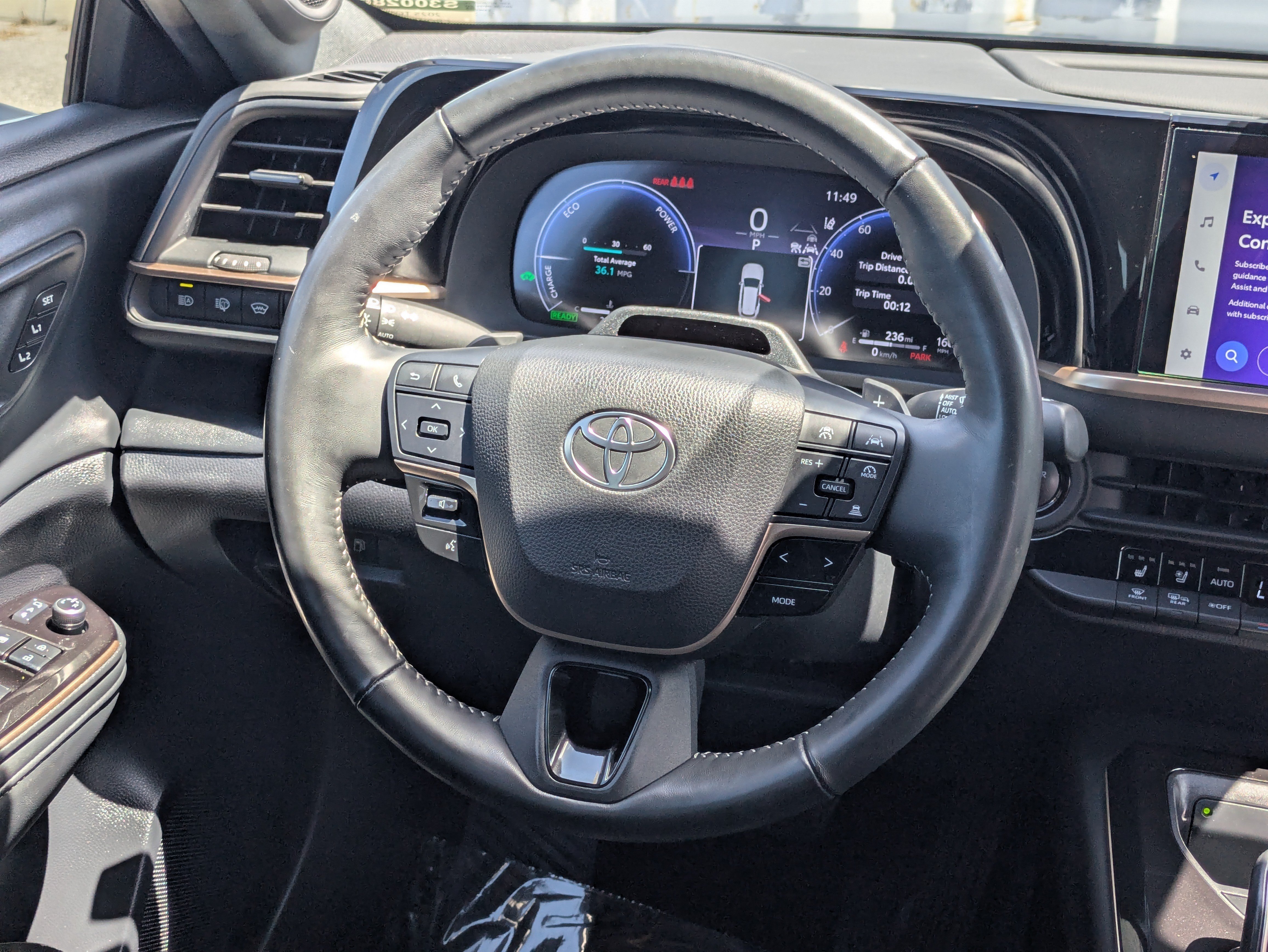 Used 2025 Toyota Crown Signia w/ Advanced Technology Package AWD/4WD image 17