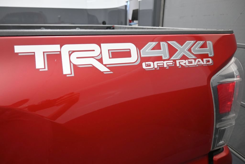 Used 2023 Toyota Tacoma TRD Off-Road w/ Technology Package AWD/4WD image 2