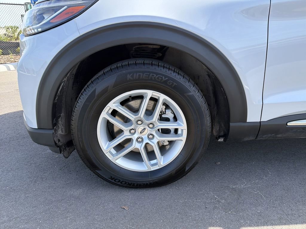 Certified 2025 Ford Explorer Active w/ Active Comfort Package image 34