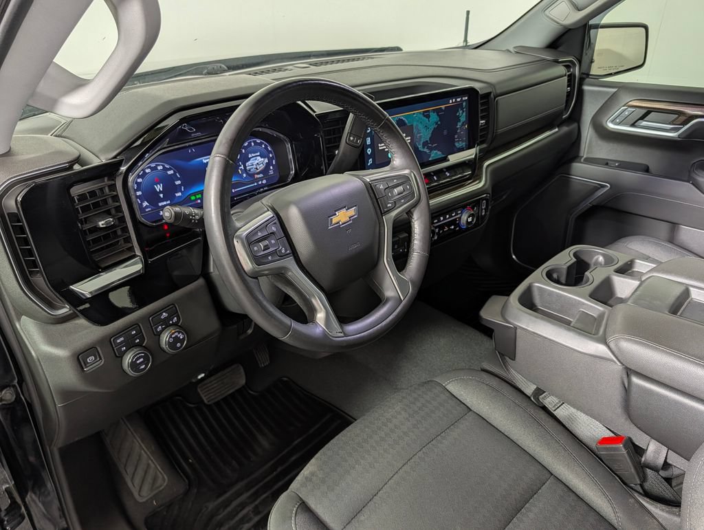 Used 2022 Chevrolet Silverado 1500 LT w/ Z71 Off-Road Package AWD/4WD image 21