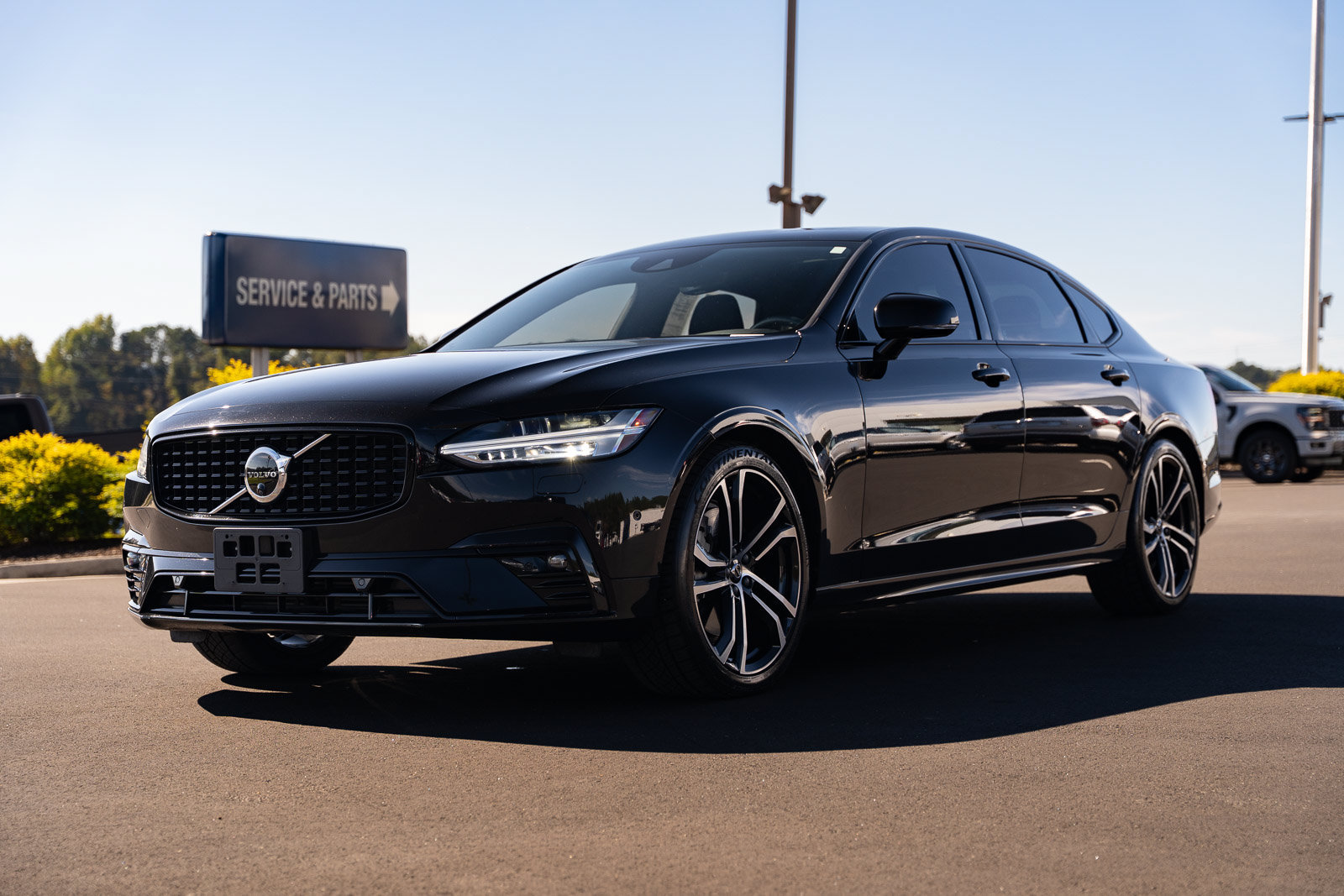 Used 2021 Volvo S90 T6 R-Design w/ Advanced Package AWD/4WD image 4