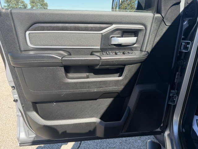 Used 2022 RAM 3500 Big Horn w/ Level A Equipment Group AWD/4WD image 11