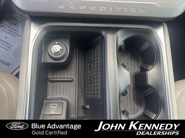 Certified 2025 Ford Expedition Active AWD/4WD image 19