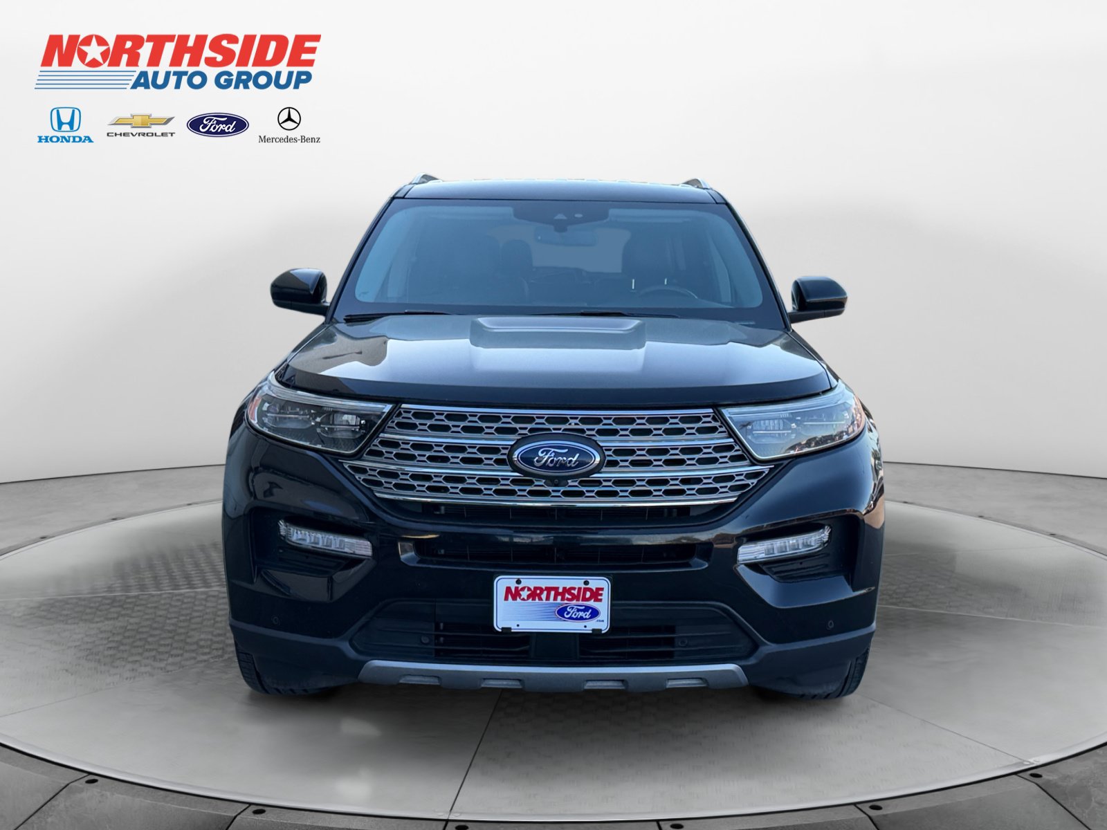 Certified 2024 Ford Explorer Limited RWD image 2