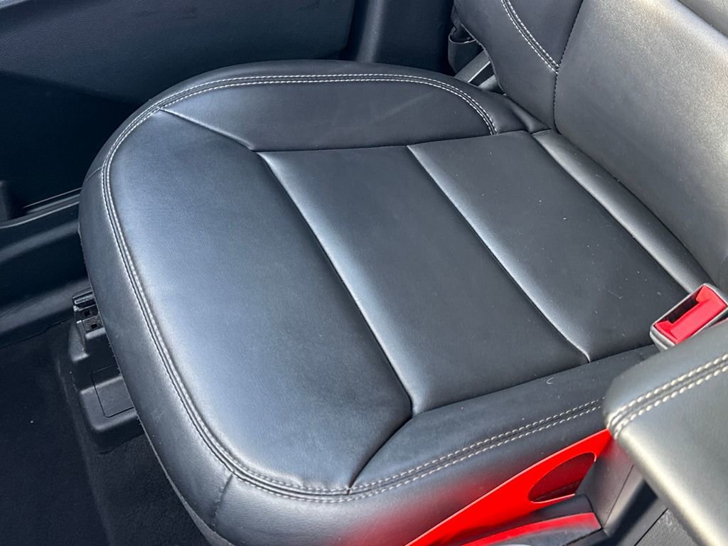 Certified 2022 Ford Explorer XLT w/ Equipment Group 202A image 25