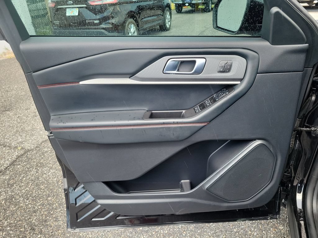 Certified 2025 Ford Explorer ST-Line w/ Premium Package RWD image 21