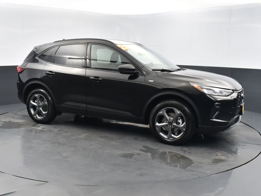 Certified 2025 Ford Escape ST-Line image 6