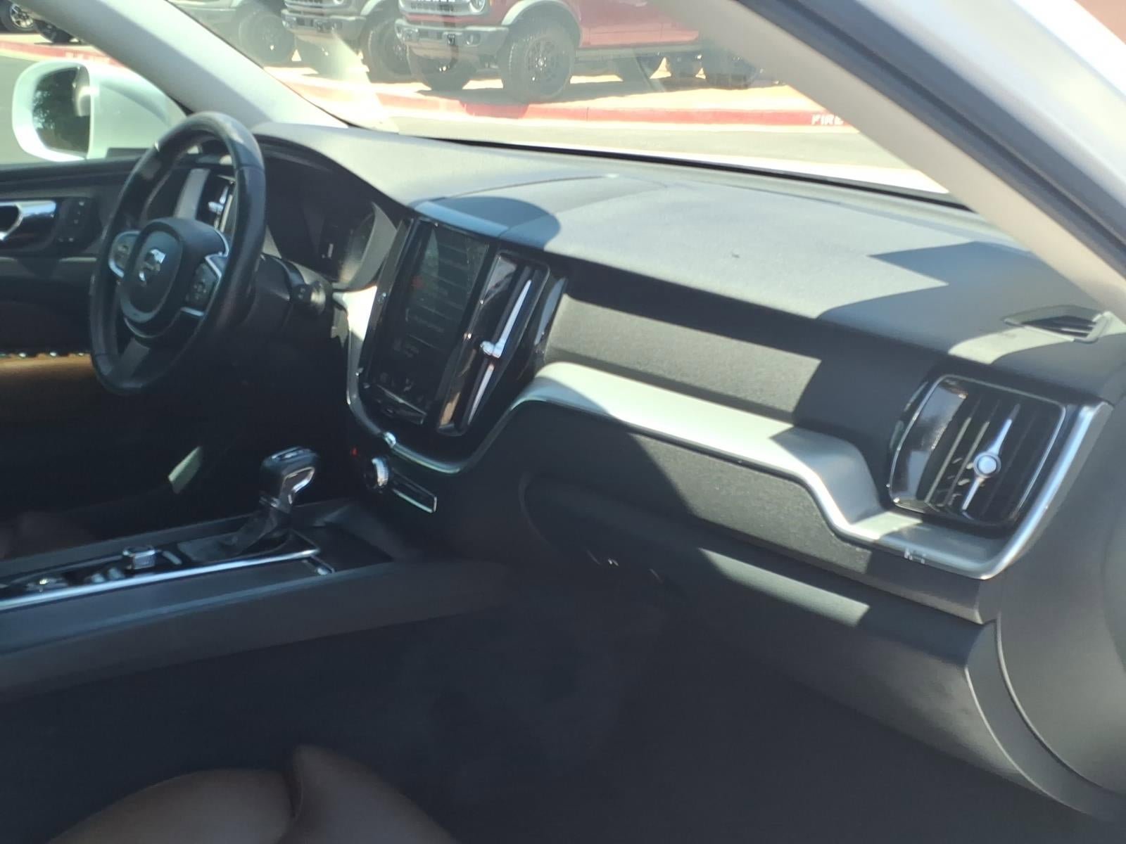 Used 2019 Volvo XC60 T5 Momentum w/ Premium Package AWD/4WD image 10