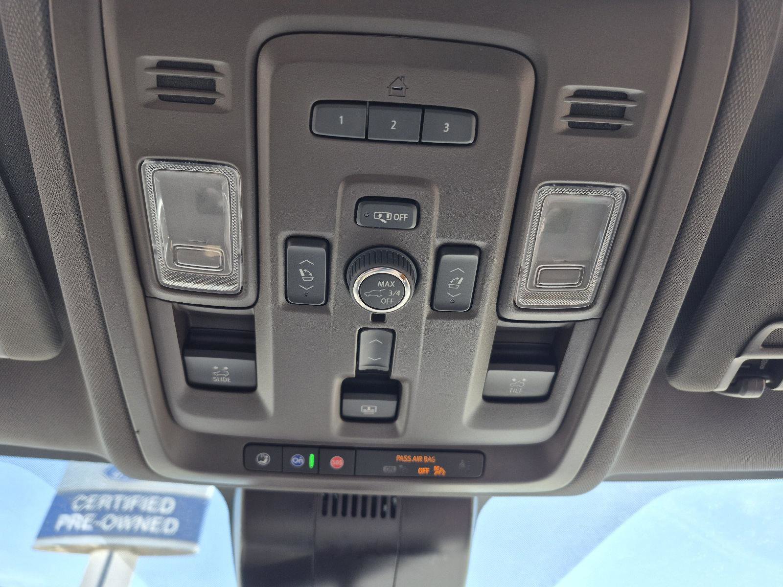 Used 2023 GMC Yukon XL SLT w/ SLT Premium Package image 12